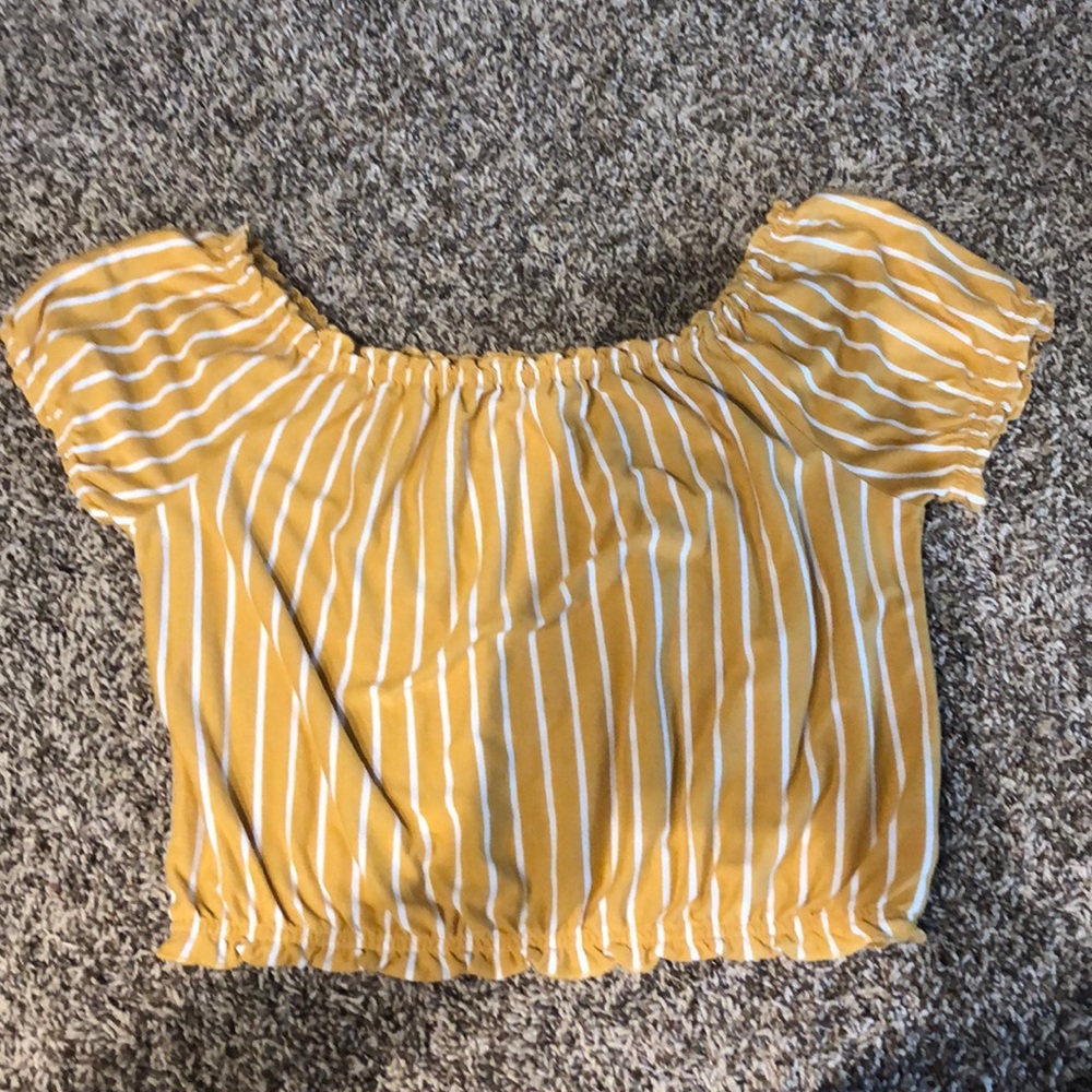 American Eagle off the shoulder cropped top